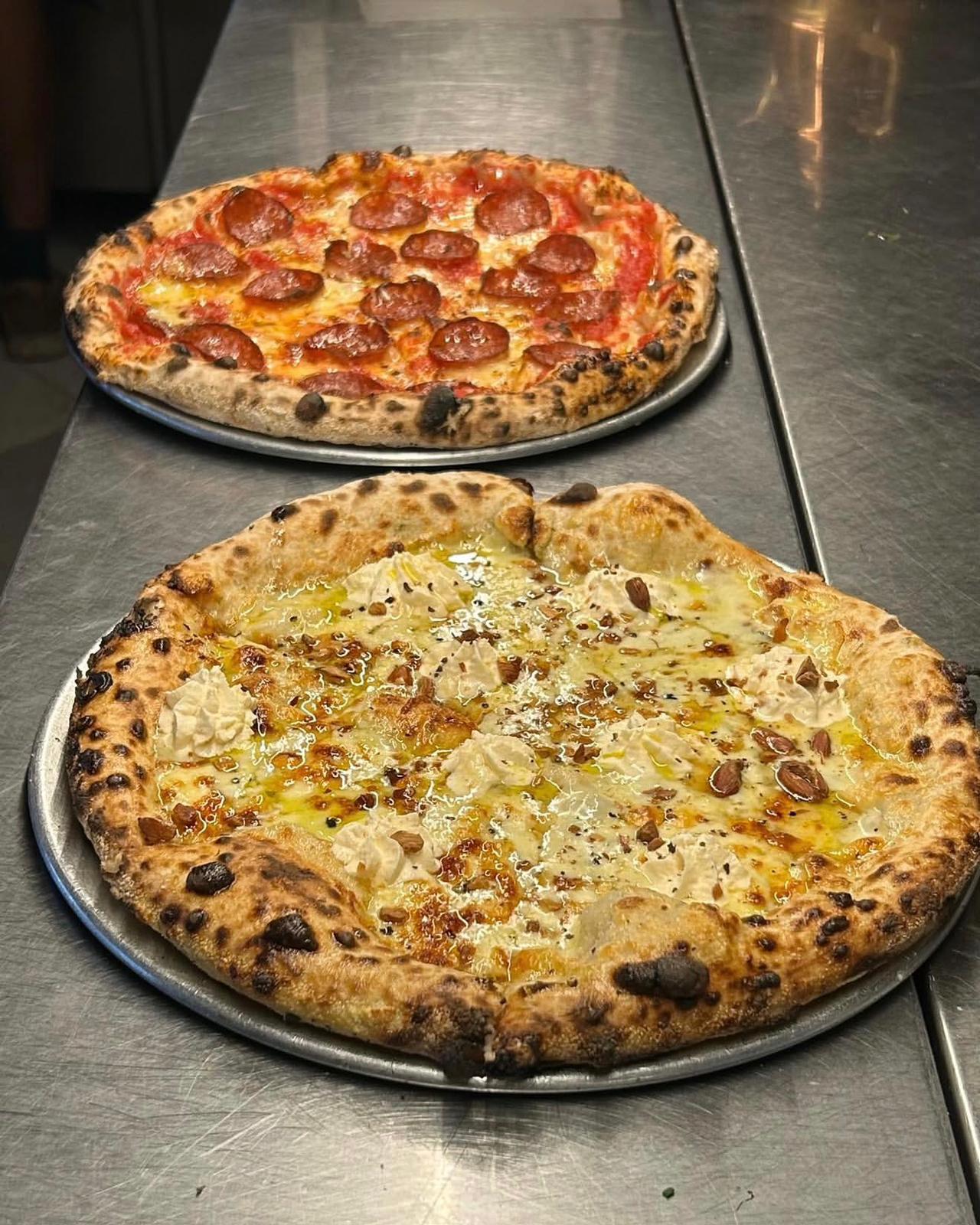 Variedad de pizzas artesanales