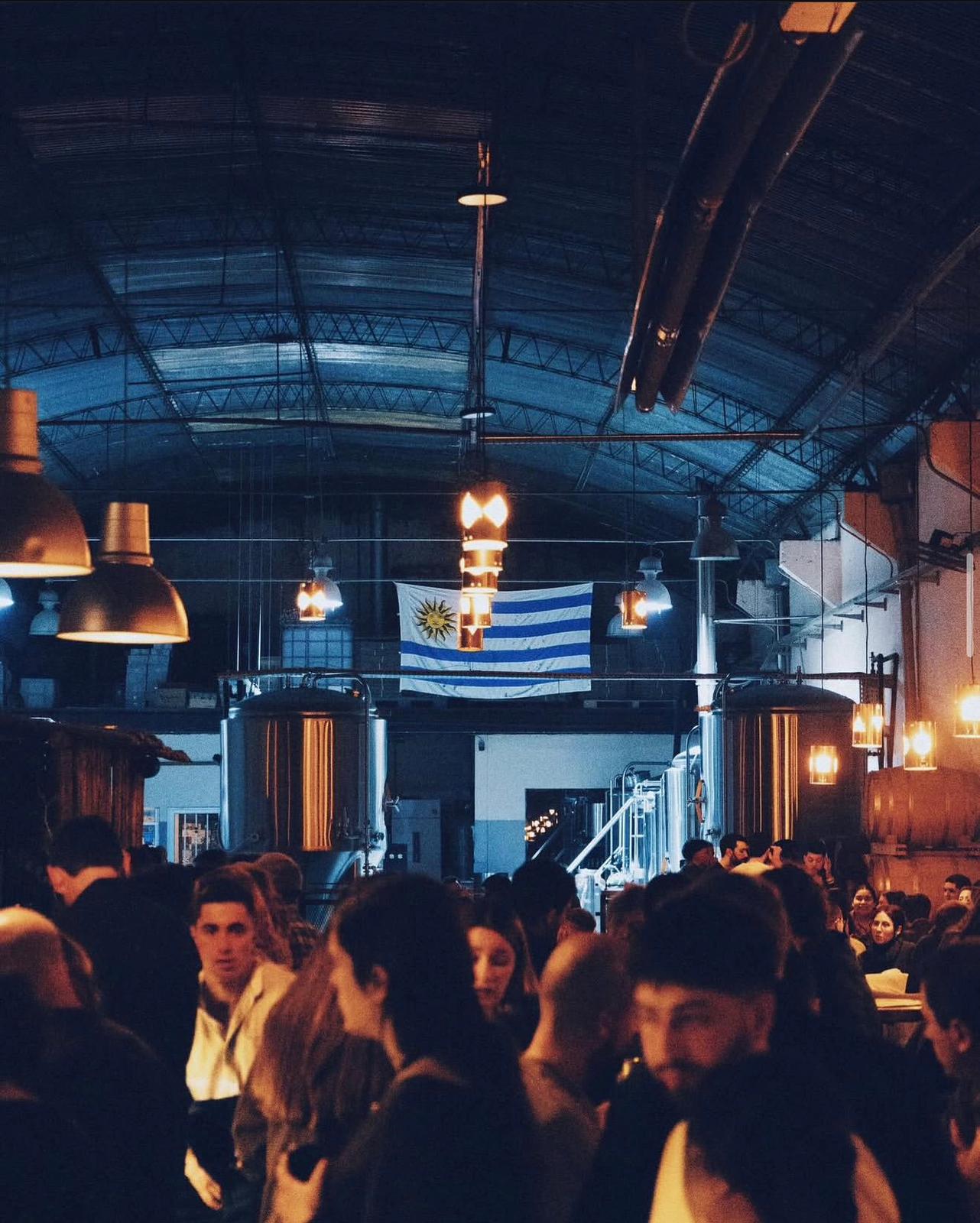 Ambiente nocturno cervecería